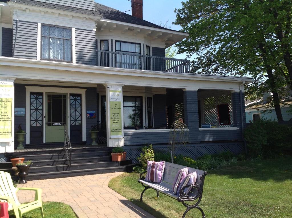 Auberge Inn Thyme Shediac Exterior photo